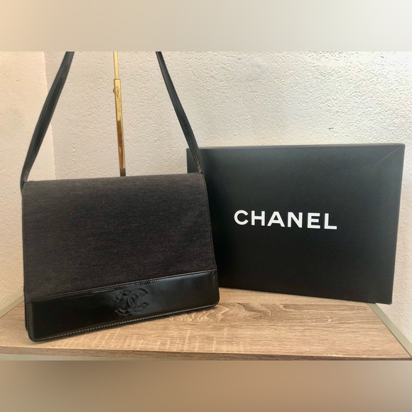 CHANEL Black CC Cotton Shoulder bag - Picture 3 of 12